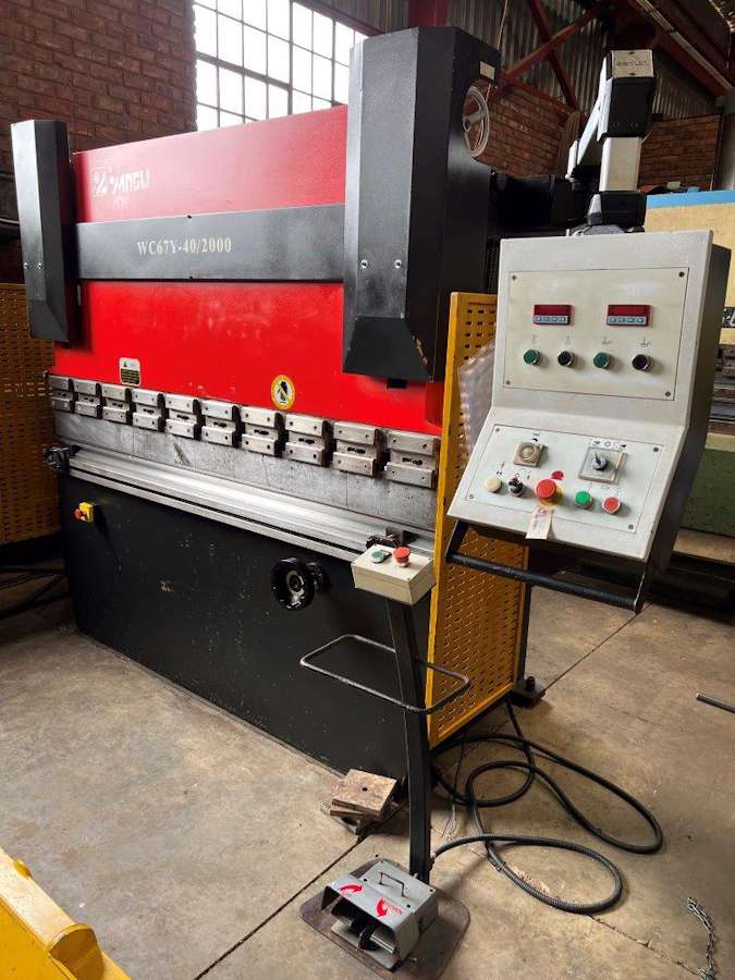 New Tool Yangli WC67Y 40/2000 Hydraulic Press Brake (12310) TH