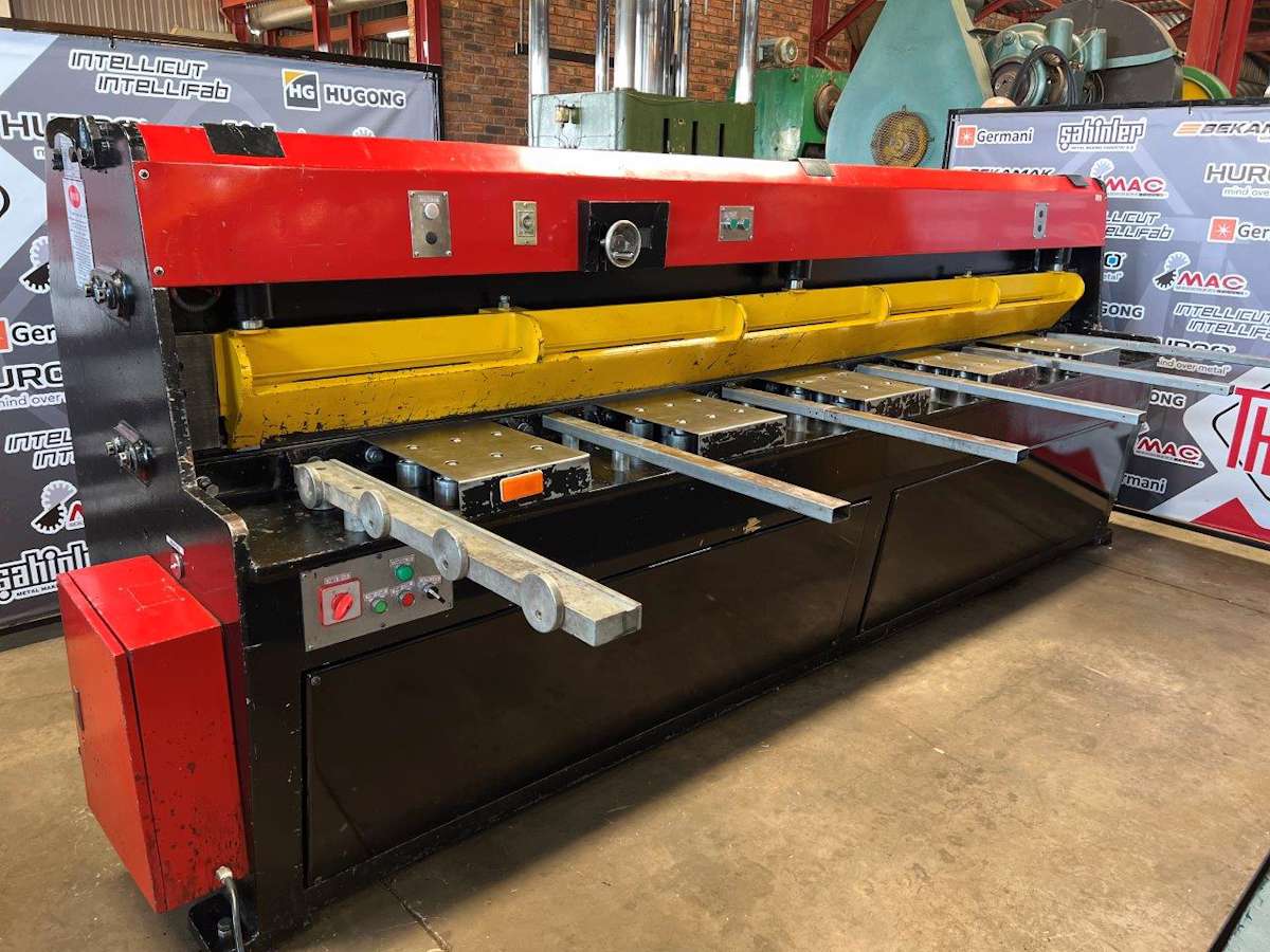  Q11Y 4 x 3100 Hydraulic Guillotine (8990)