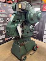 Valdarno Mod 0 Mechanical Cropper (12605)