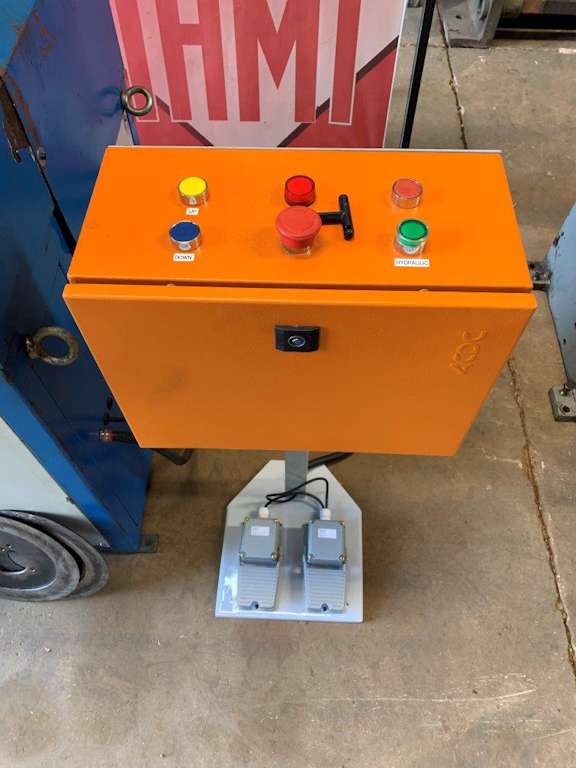 Used Machine W24Y500 Hydraulic Section Bender (9857) TH Machine Tools