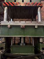 Triggo 250 Ton Hydraulic 4-Pillar Press (11501)